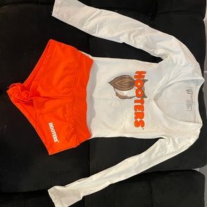 HOOTER GIRL uniform